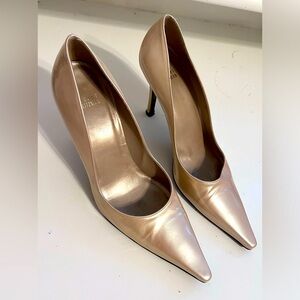 Stuart Weitzman Gold/Cream Heels Size 10